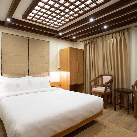 Karuna Hotel Patan Kathmandu Стая снимка